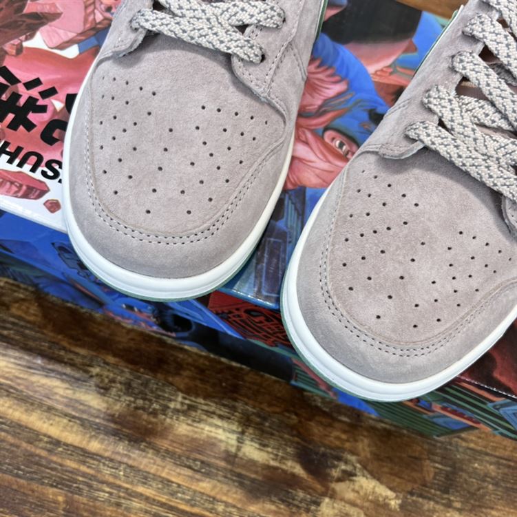 NIKE SB DUNK LOW SNEAKER – NSN015