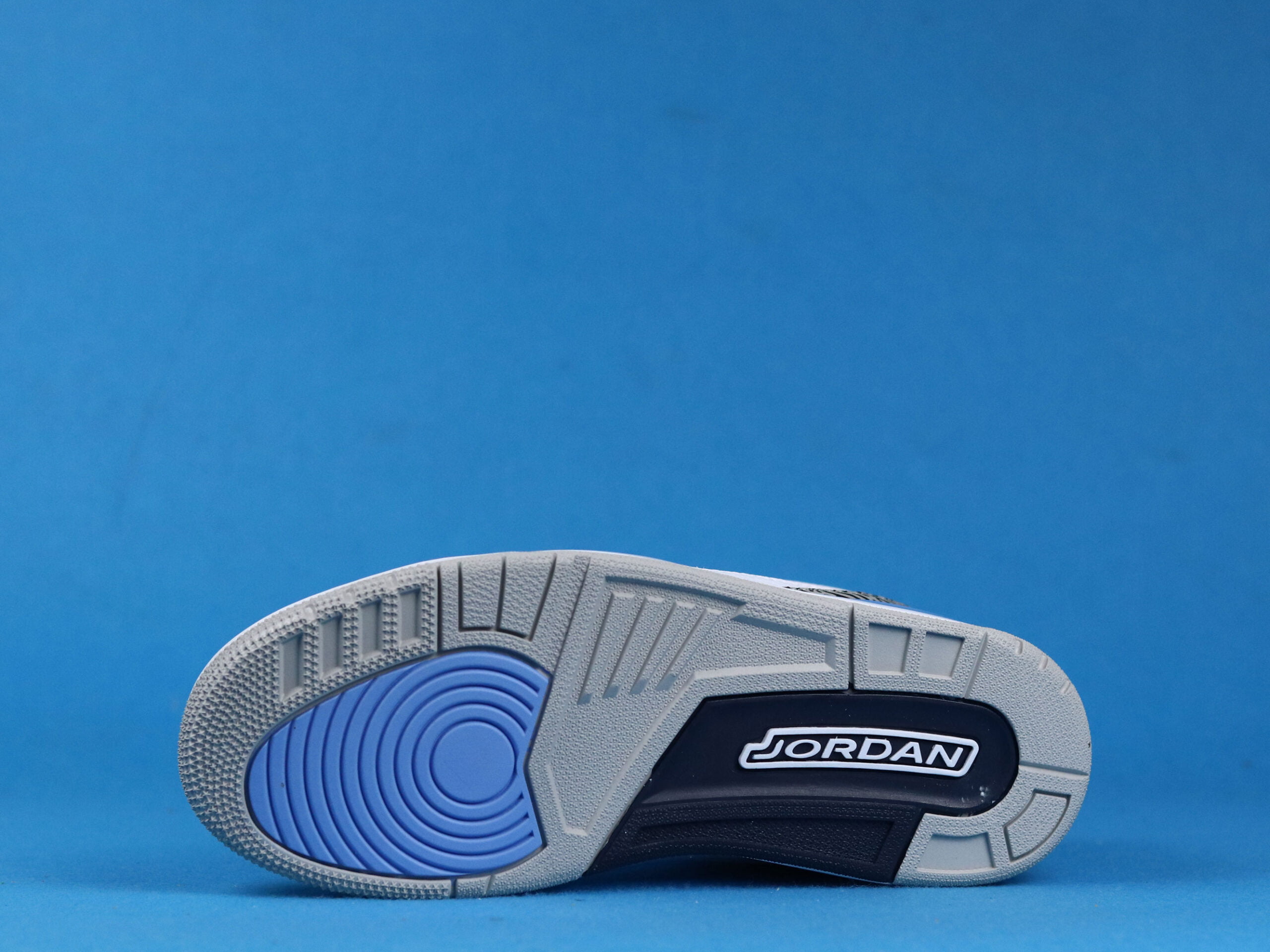 Air Jordan 3 Retro UNC 2020