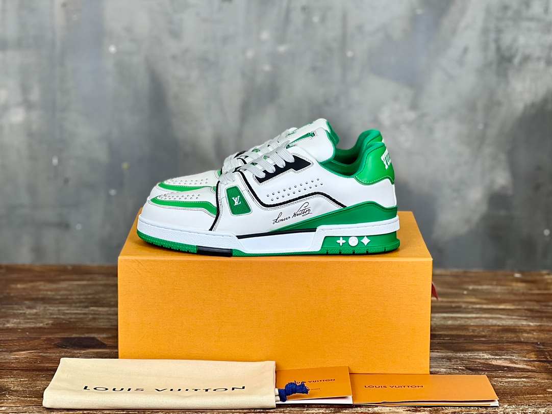 Louis Vuitton Trainer White Green Low Sneaker – LVS204