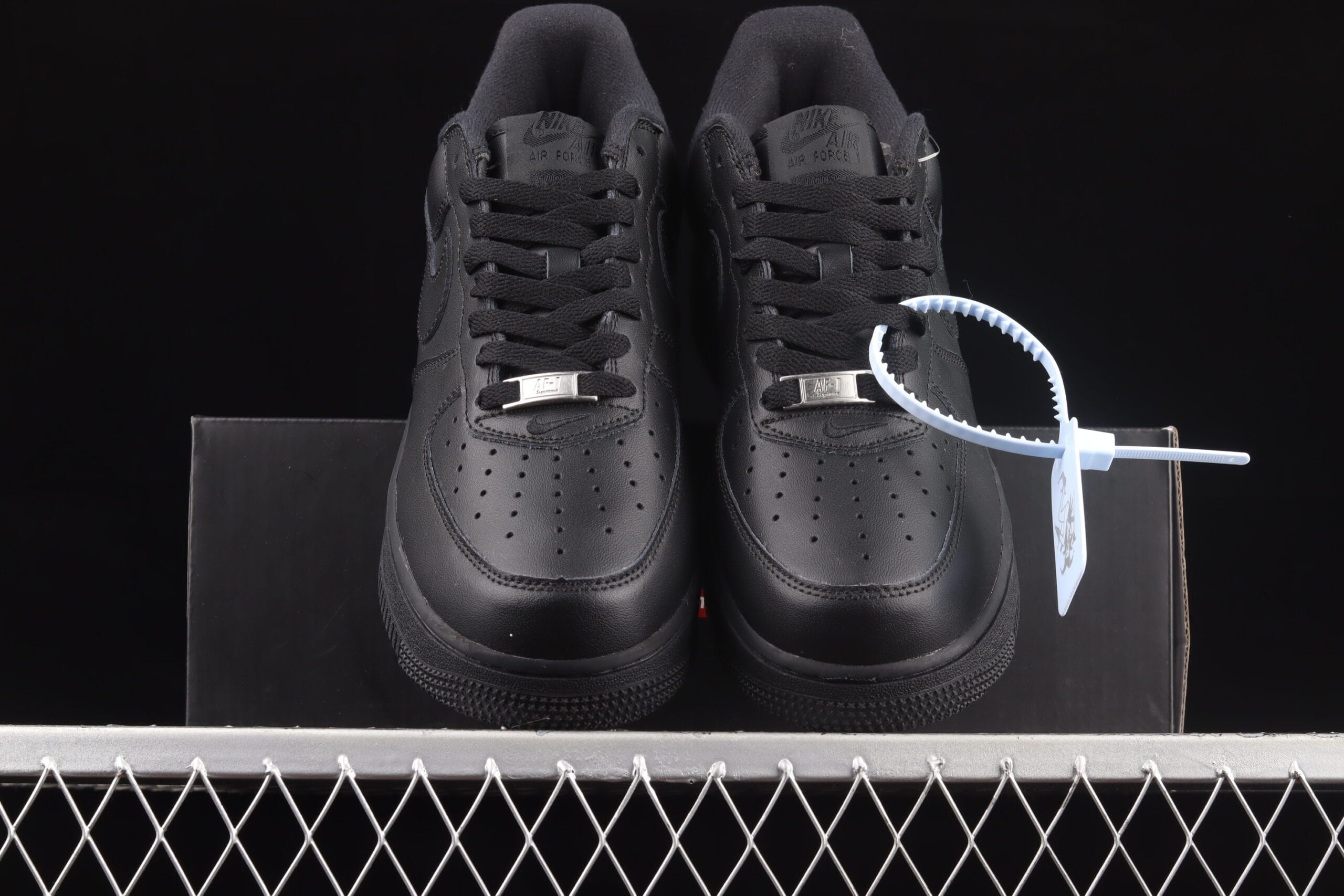 Nike Air Force 1 Low Supreme Black