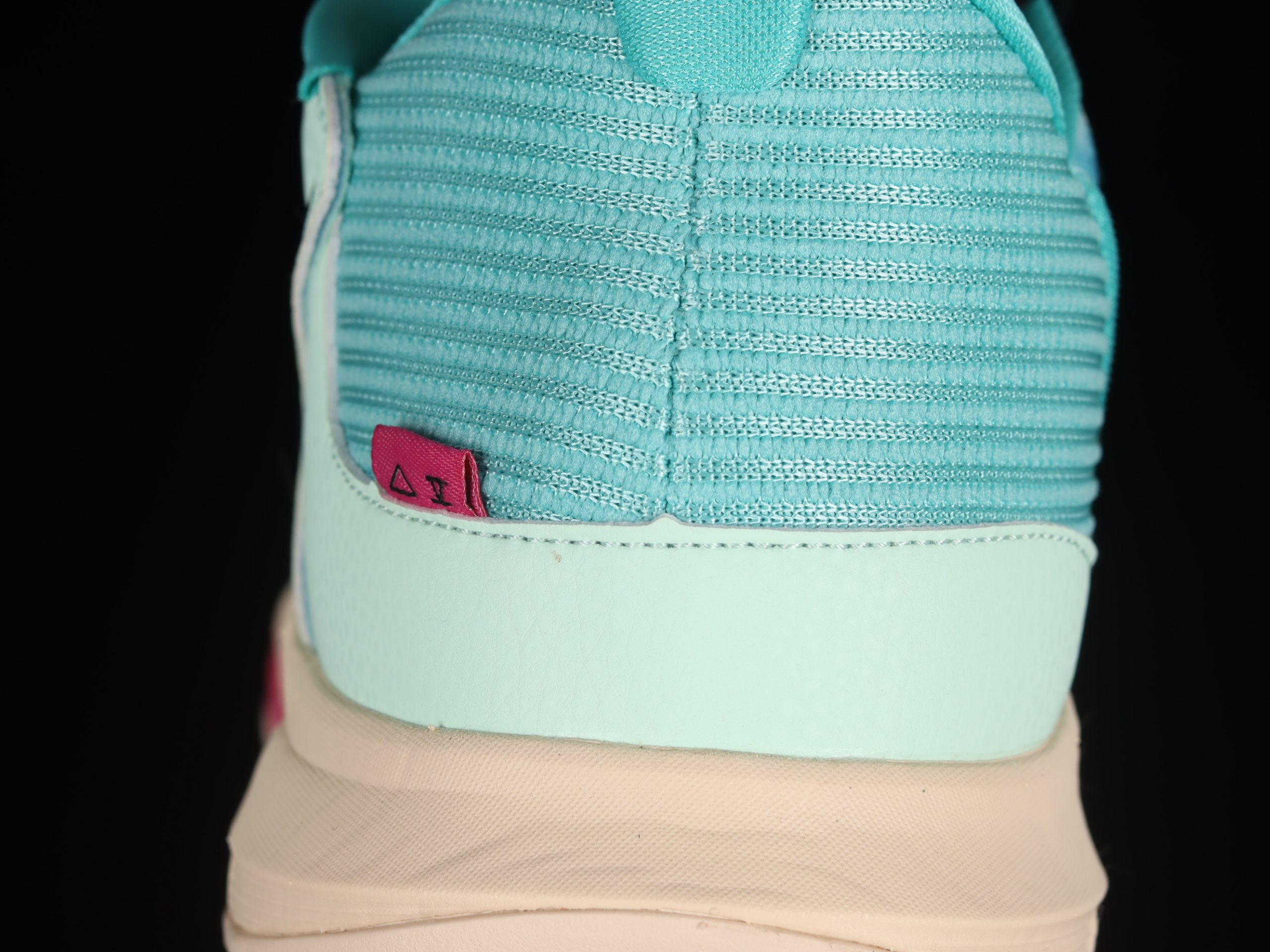 Nike Kyrie Low 5 Community