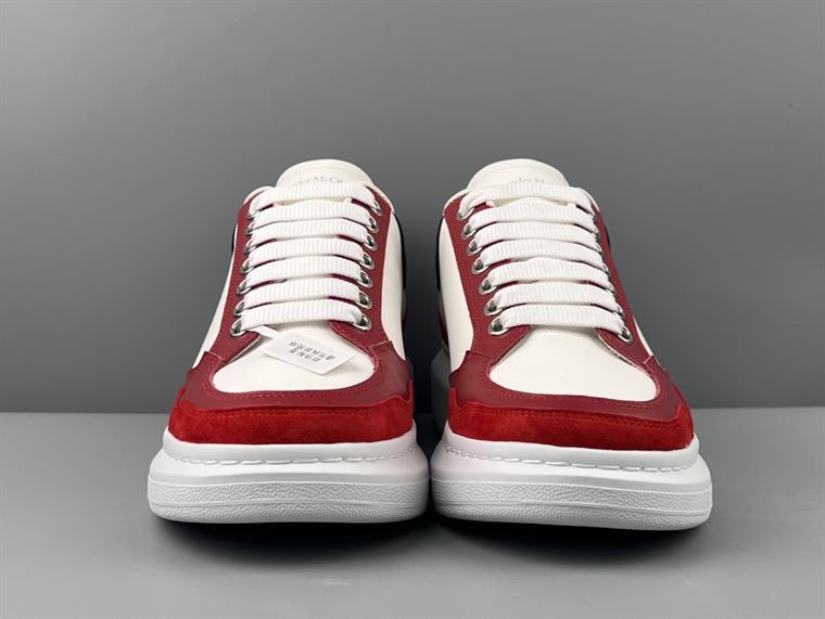 ALEXANDER MCQUEEN OVERSIZED SNEAKER IN BLACK/WHITE/RED – ALD037