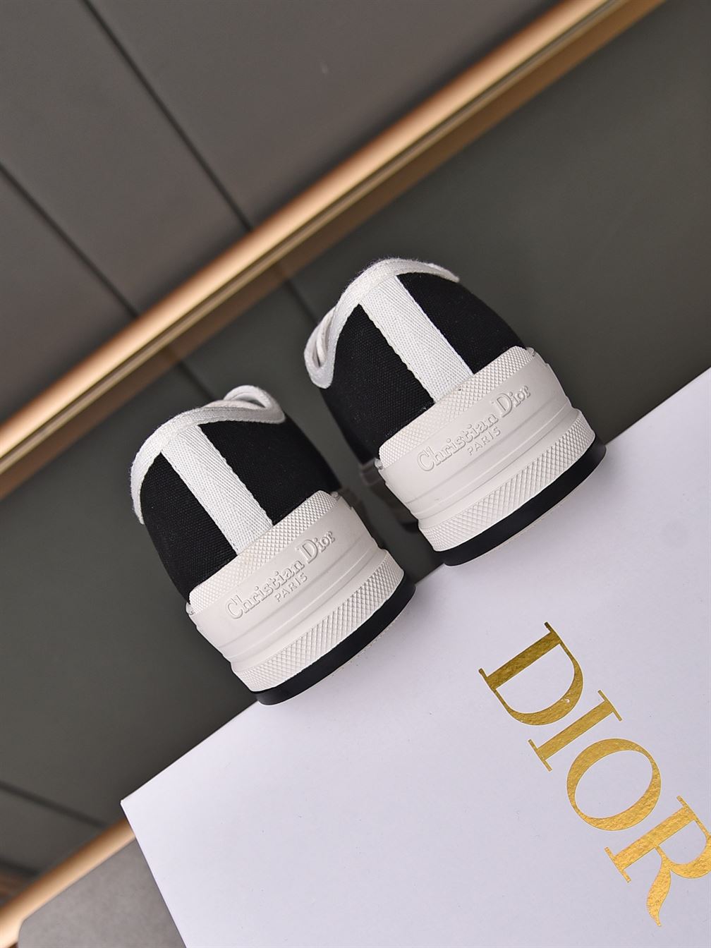 DIOR WALK’N’DIOR PLATFORM LOW-TOP SNEAKER – DO146