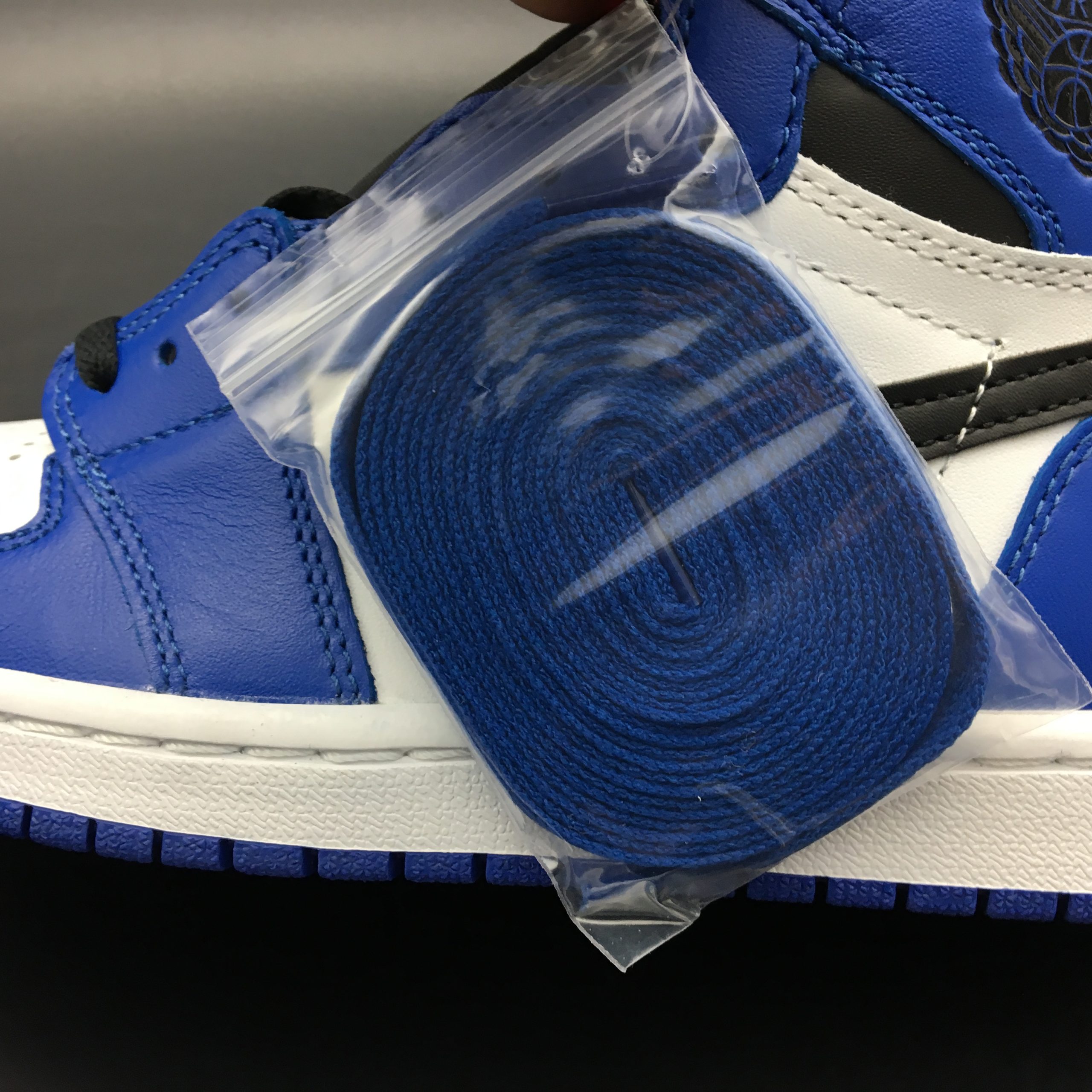 Air Jordan 1 Retro High OG Game Royal
