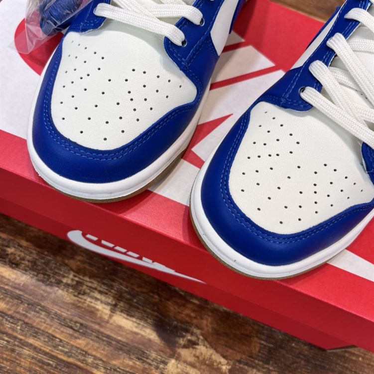 NIKE DUNK LOW KANSAS CITY RAYALS – NSN024