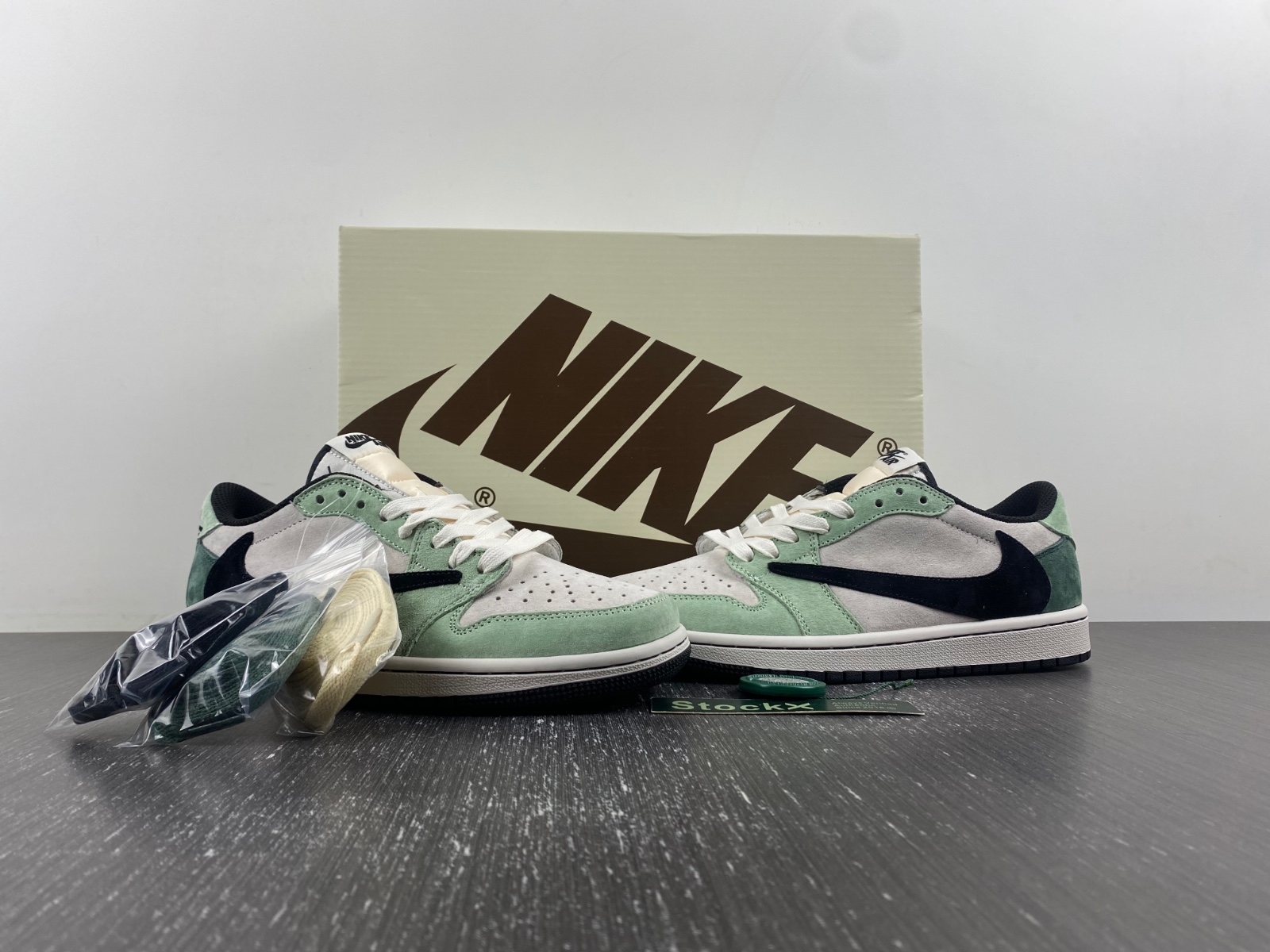 Travis Scott x Air Jordan 1 Green Black