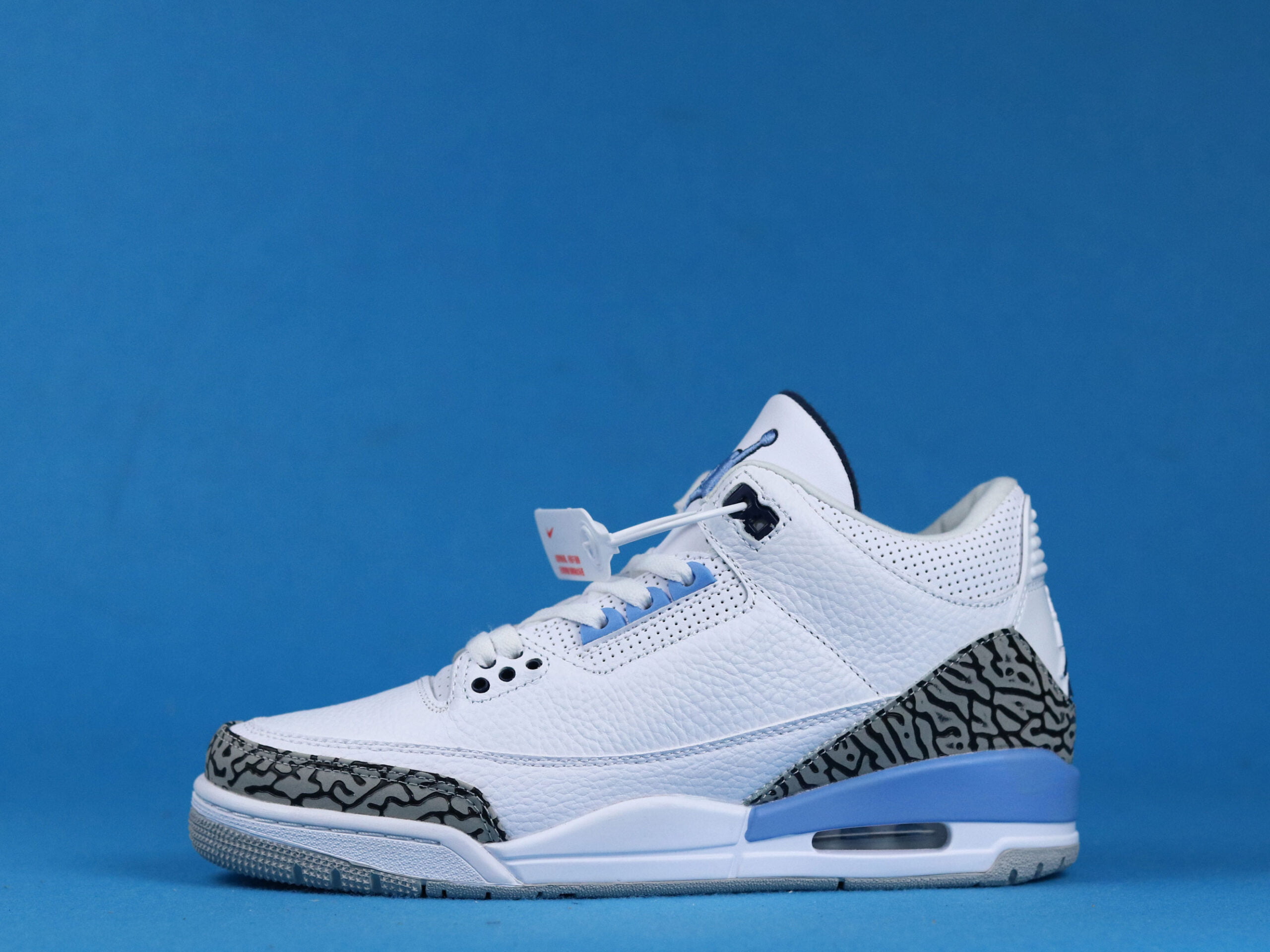 Air Jordan 3 Retro UNC 2020