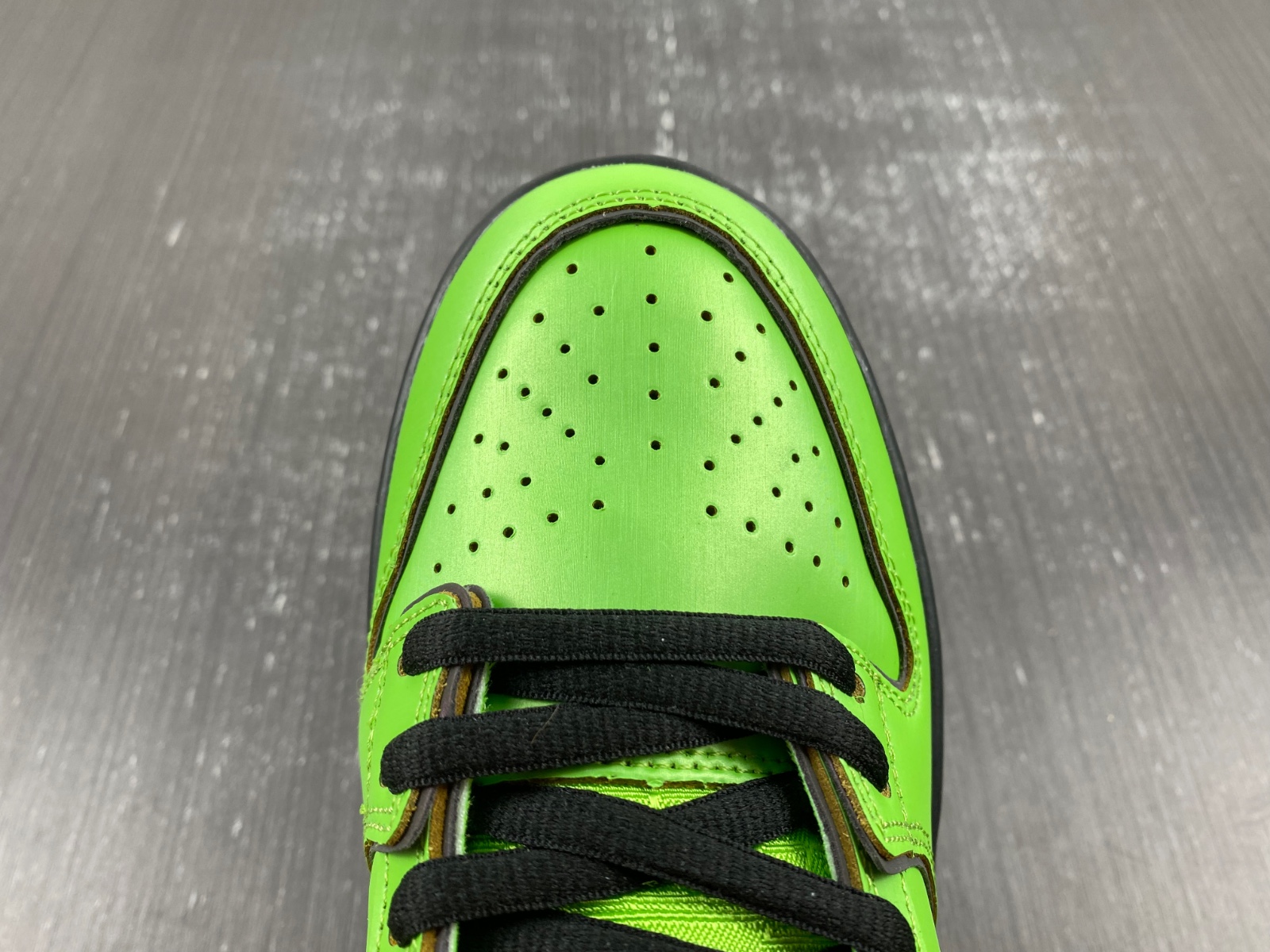 The Powerpuff Girls x Nike SB Dunk Low “Buttercup”