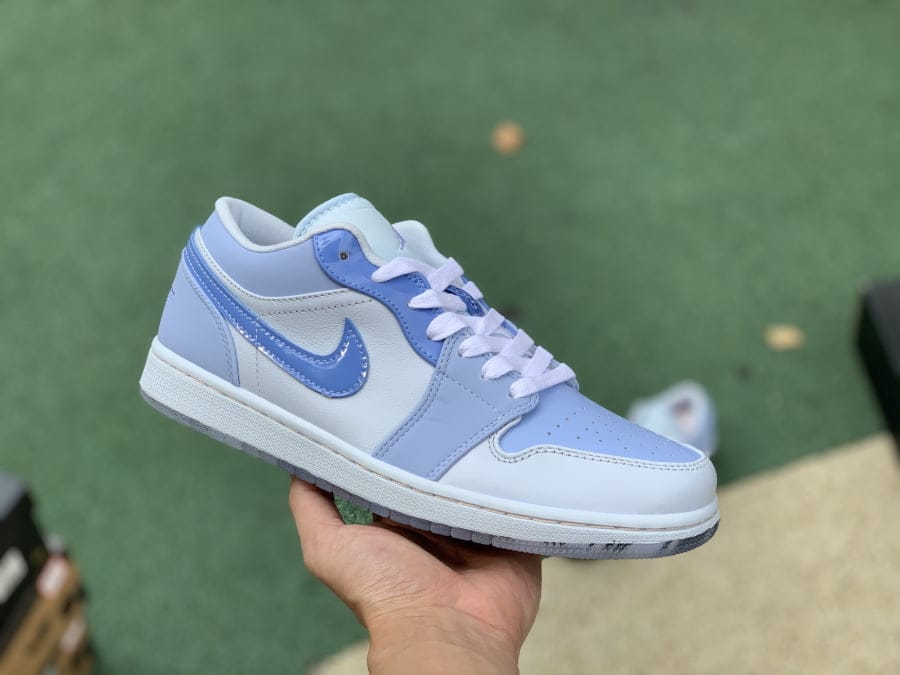 Jordan 1 Low SE Mighty Swooshers