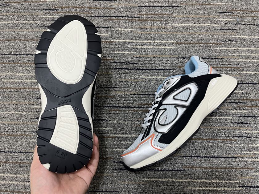 DIOR B30 SNEAKER GRAY MESH WITH SILVER-TONE AND DEEP GRAY TECHNICAL FABRIC – DO107