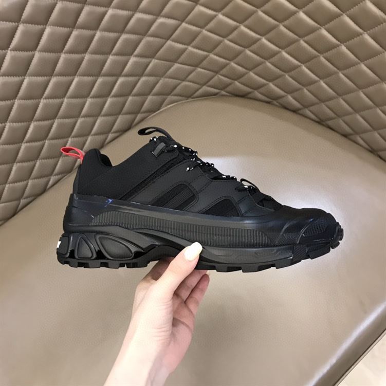 BURBERRY UNION VINTAGE SNEAKERS – BBR004