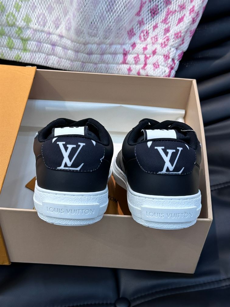 LOUIS VUITTON CHARLIE SNEAKER – LVS157