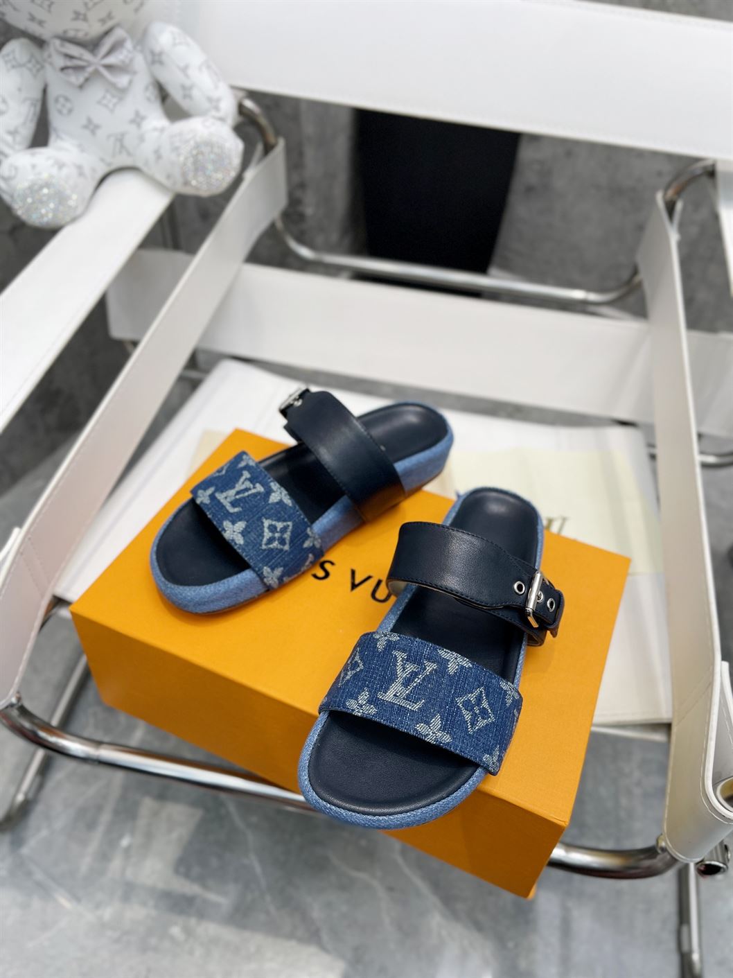 LOUIS VUITTON BOM DIA FLAT MULE – LVSD039