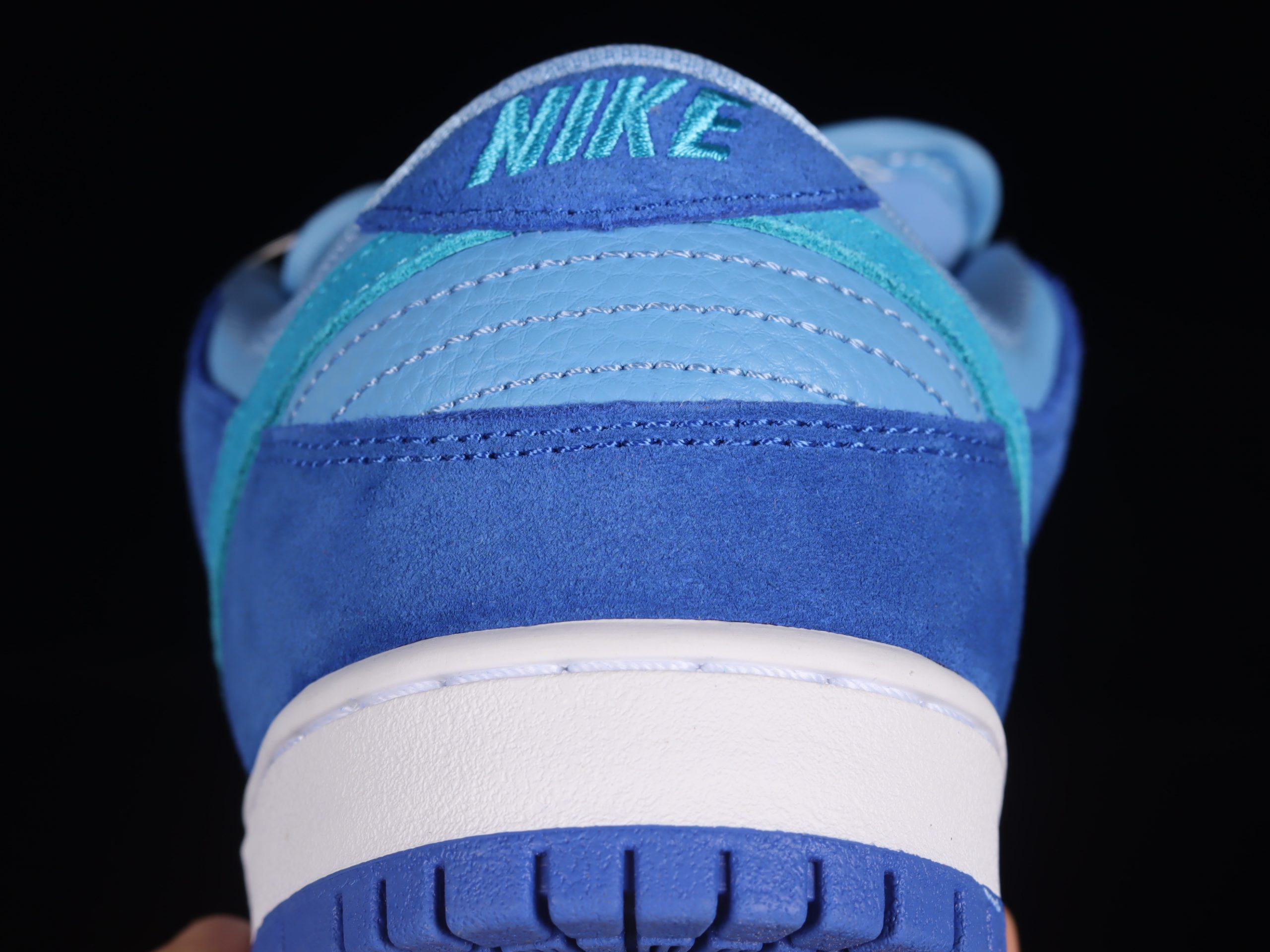 Nike SB Dunk Low Blue Raspberry