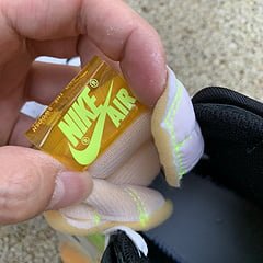 Air Jordan 1 University Gold