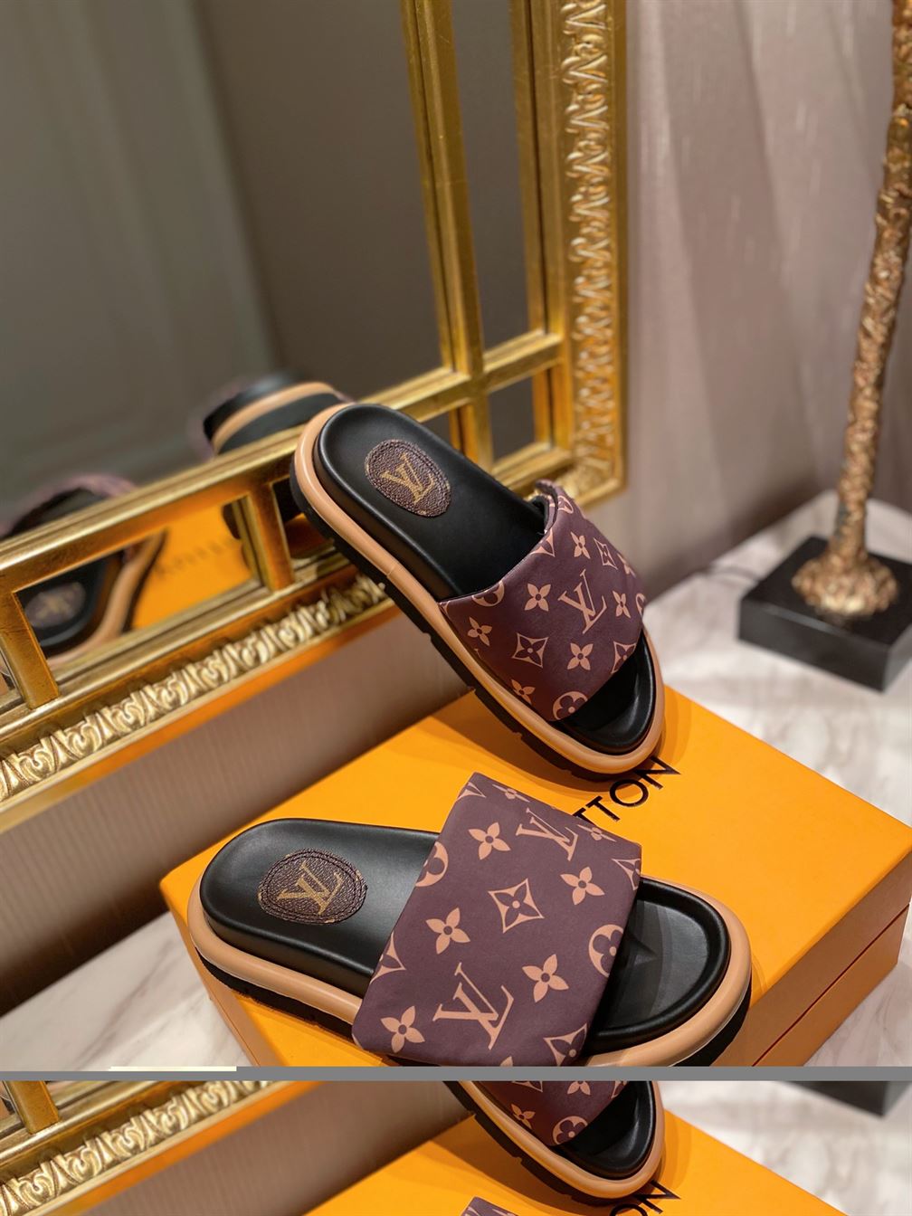 LOUIS VUITTON SLIDES – LVSD009