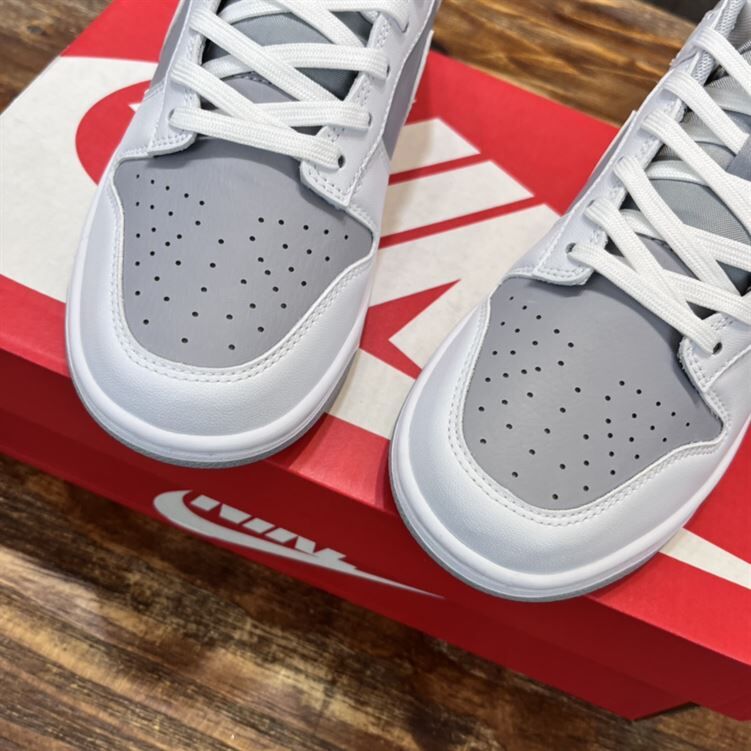 NIKE SB DUNK LOW RETRO WHITE GREY – NSN014