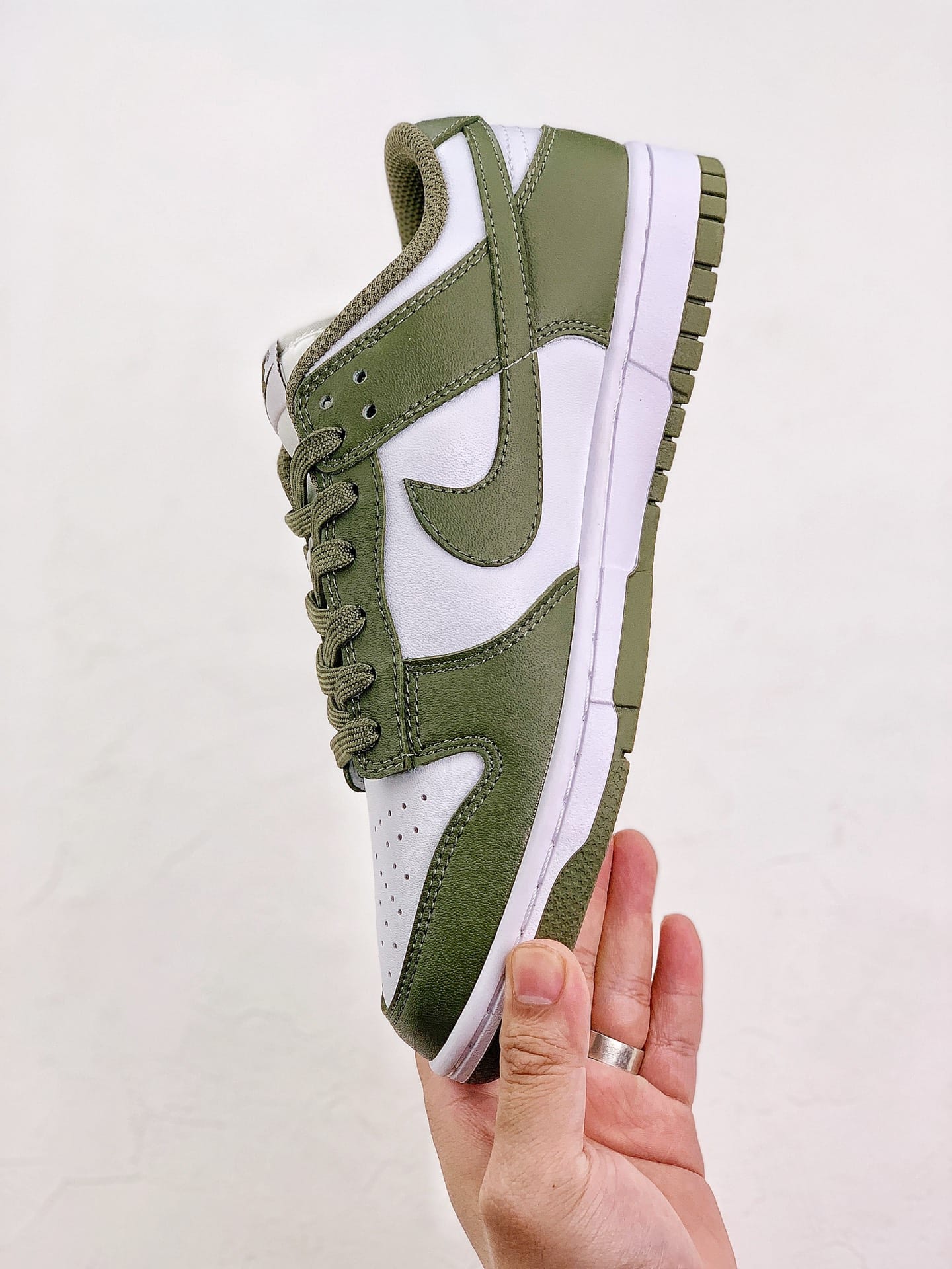 Nike Dunk Low Medium Olive
