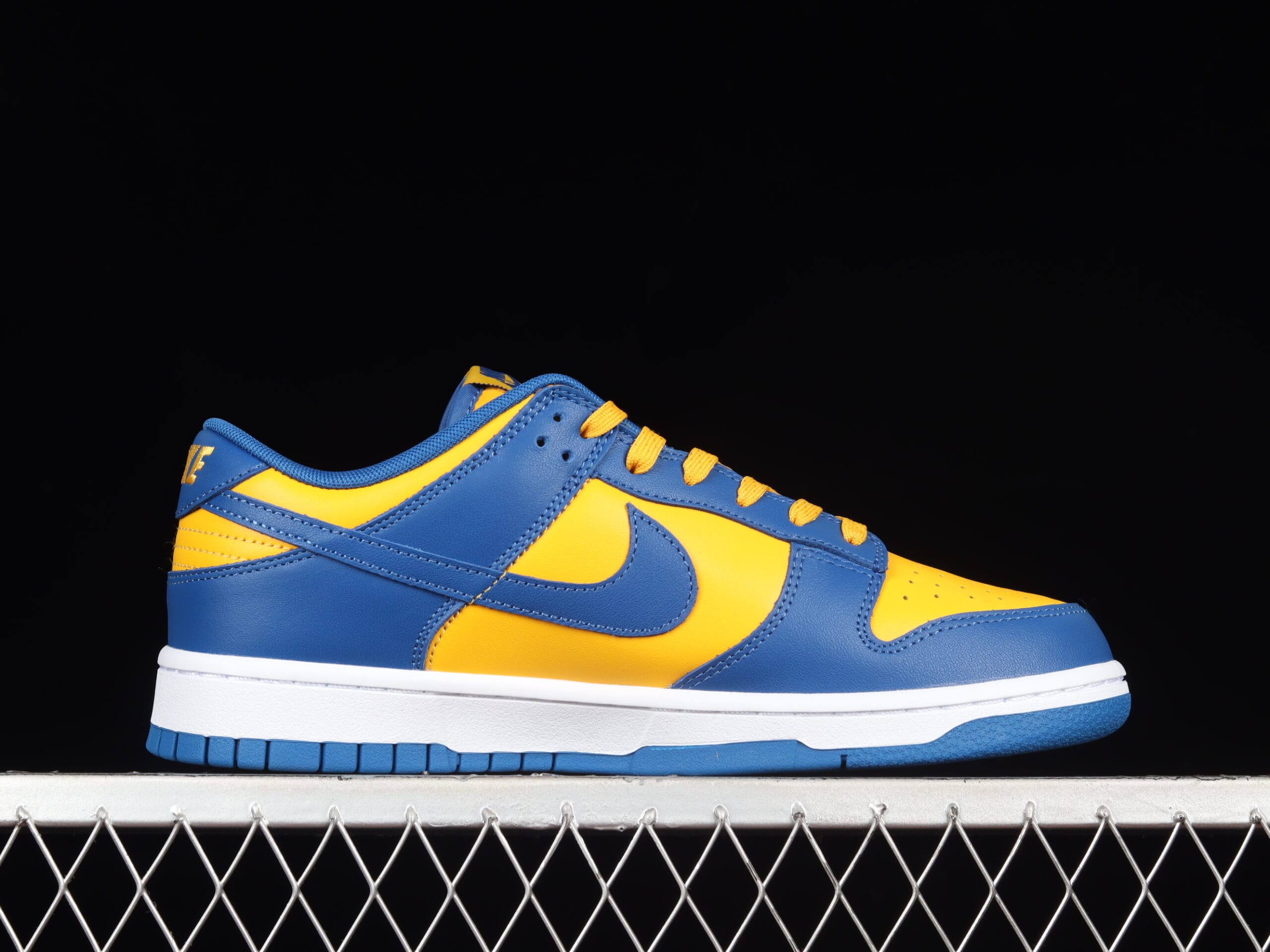 Nike Dunk Low UCLA