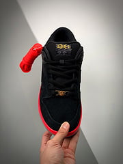 NIKE Dunk SB LOW “BHM”