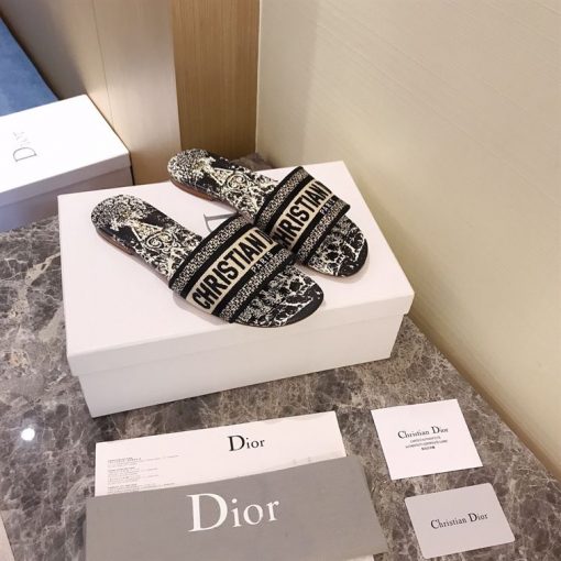 DIOR DWAY SLIDE – DS009