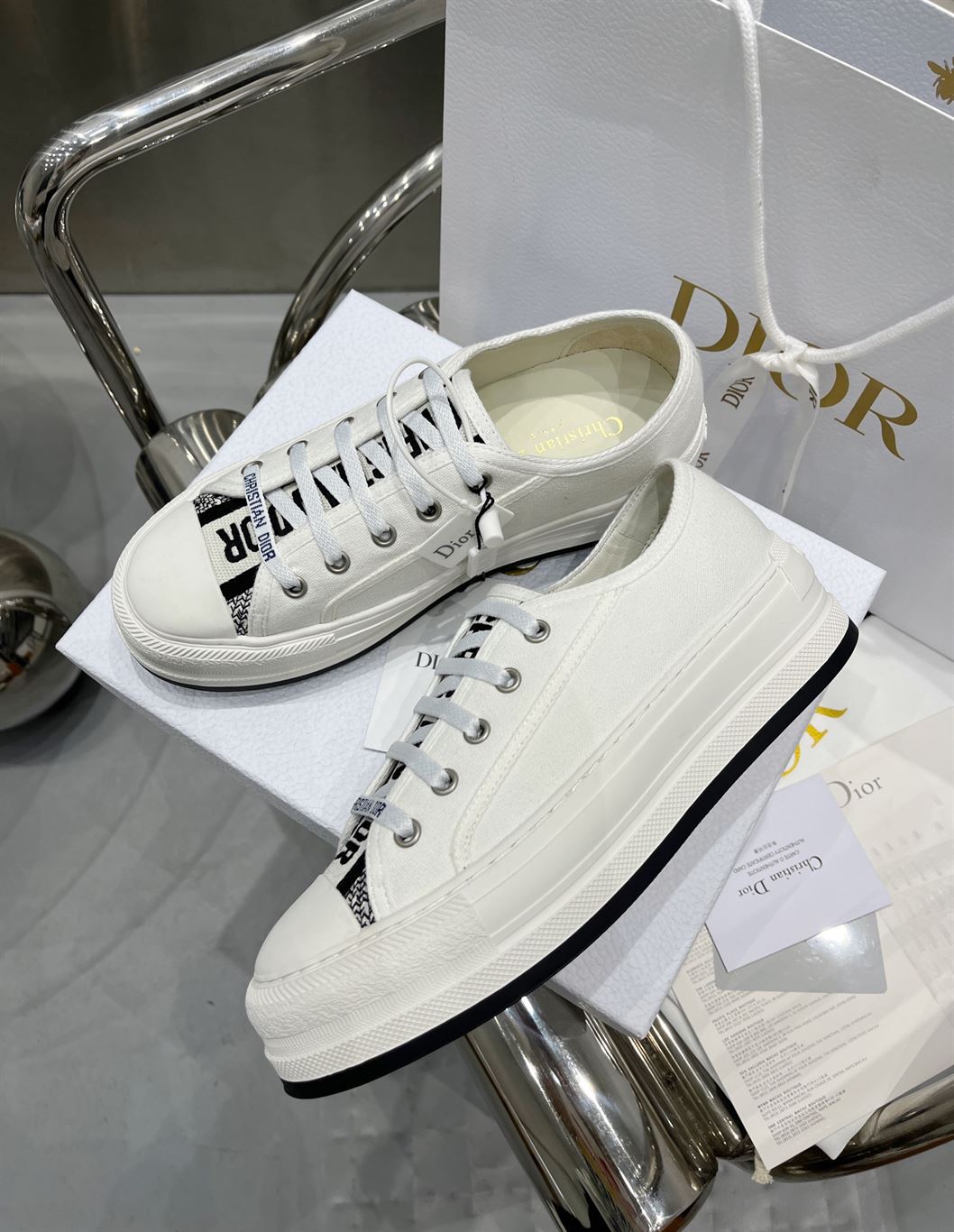 DIOR WALK’N’DIOR SNEAKER WHITE COTTON CANVAS – DO125