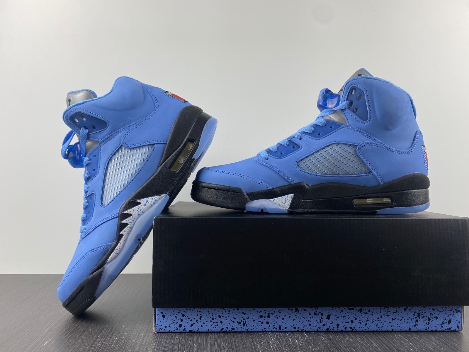 Air Jordan 5 Retro SE ‘UNC’