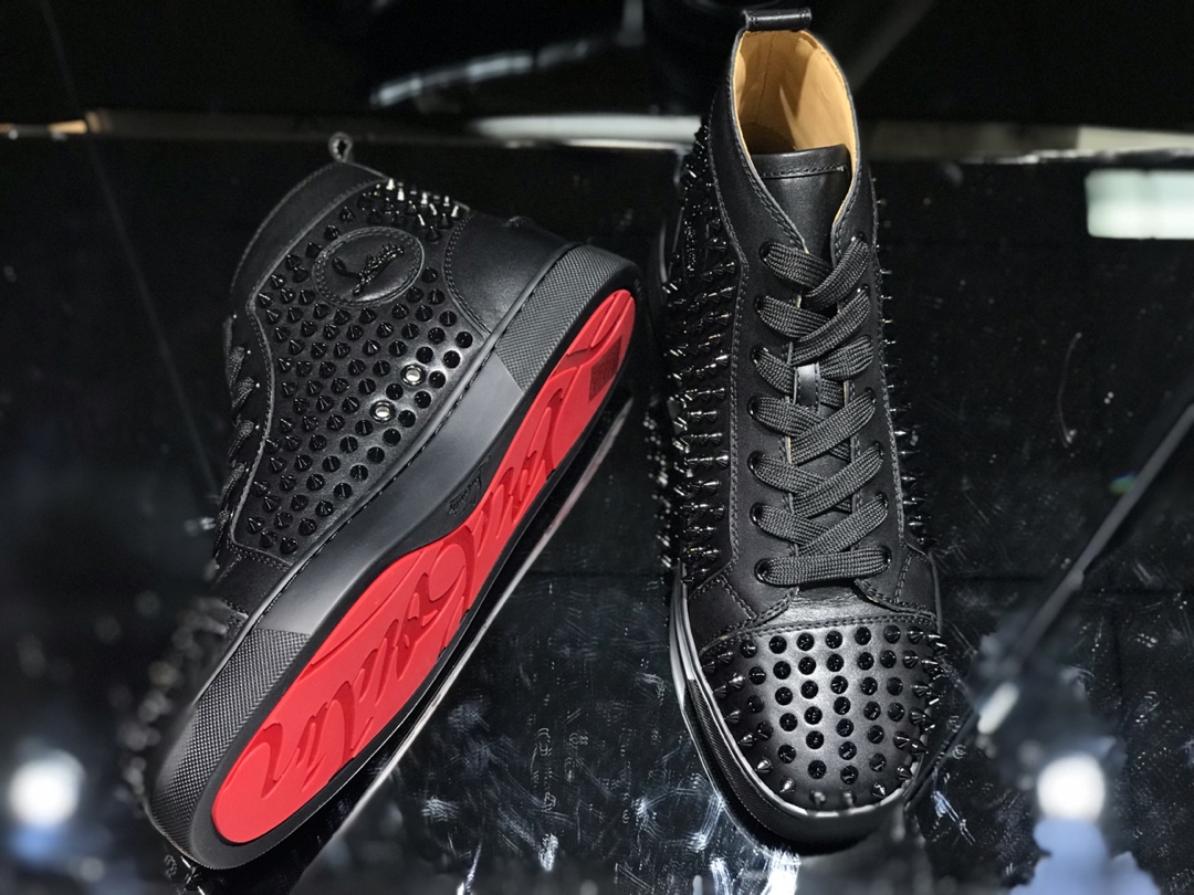 Christian Louboutin Louis Spikes Sneakers Calf leather and spikes Black