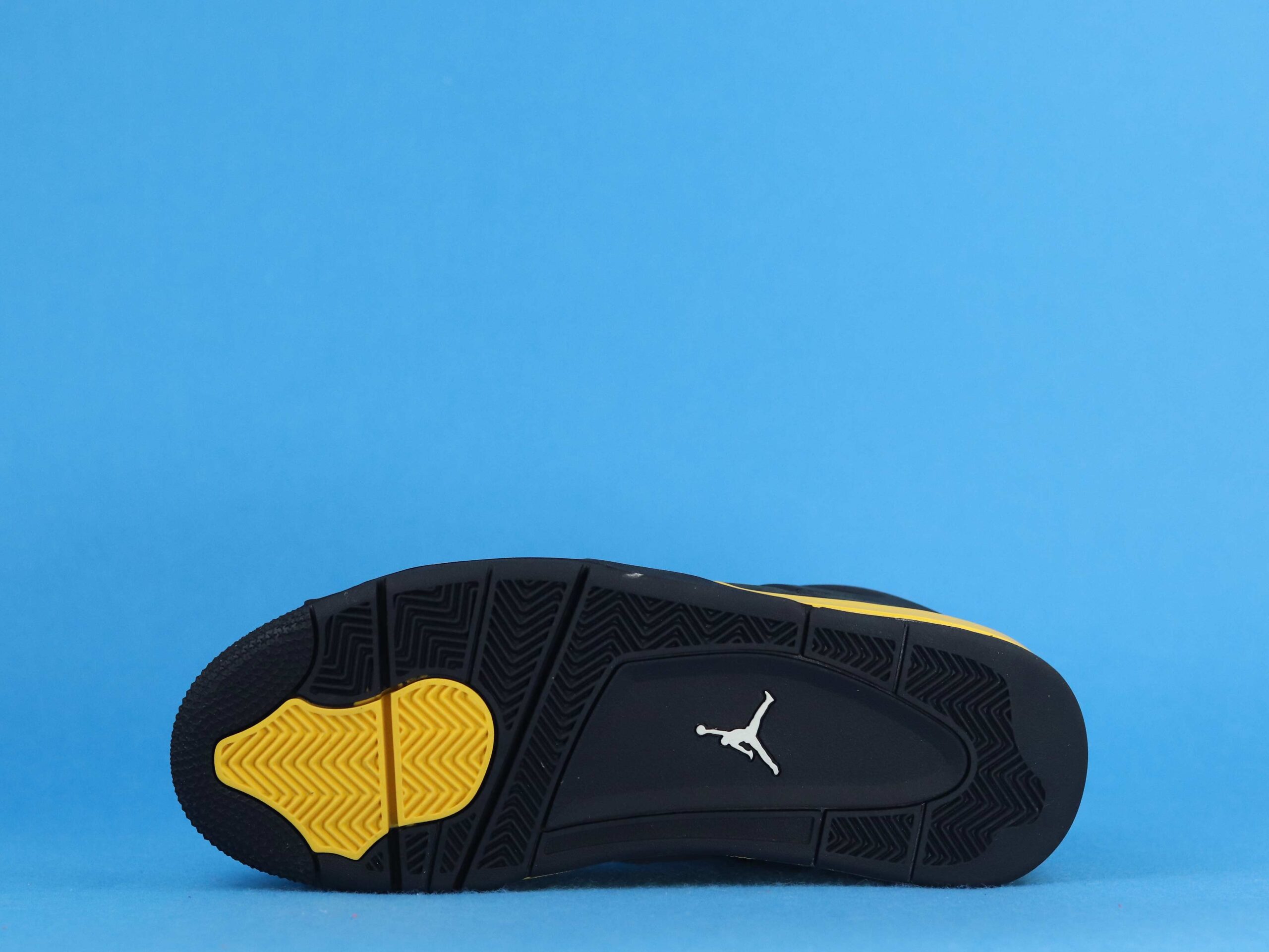 Air Jordan 4 Retro Thunder Yellow