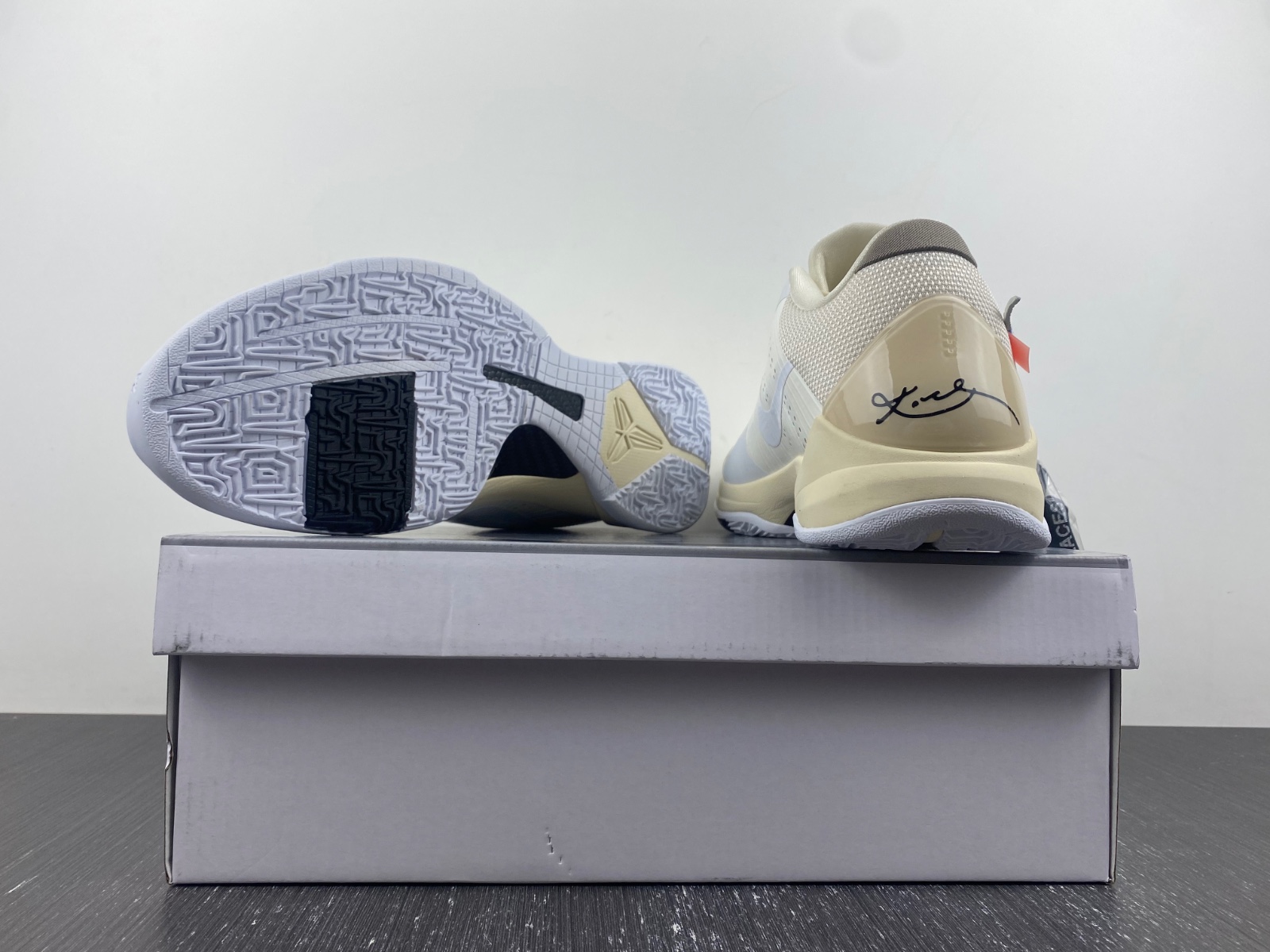 Off-White x Nike Kobe 5 Protro Custom White