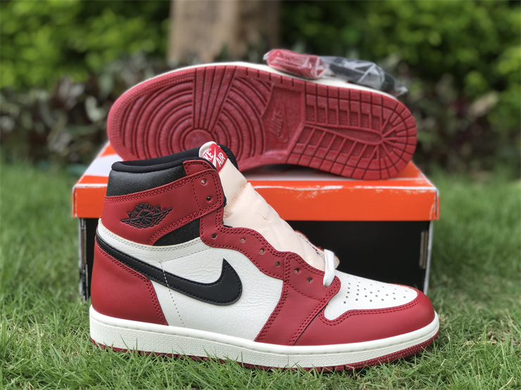 Air Jordan 1 High OG Chicago Lost and Found