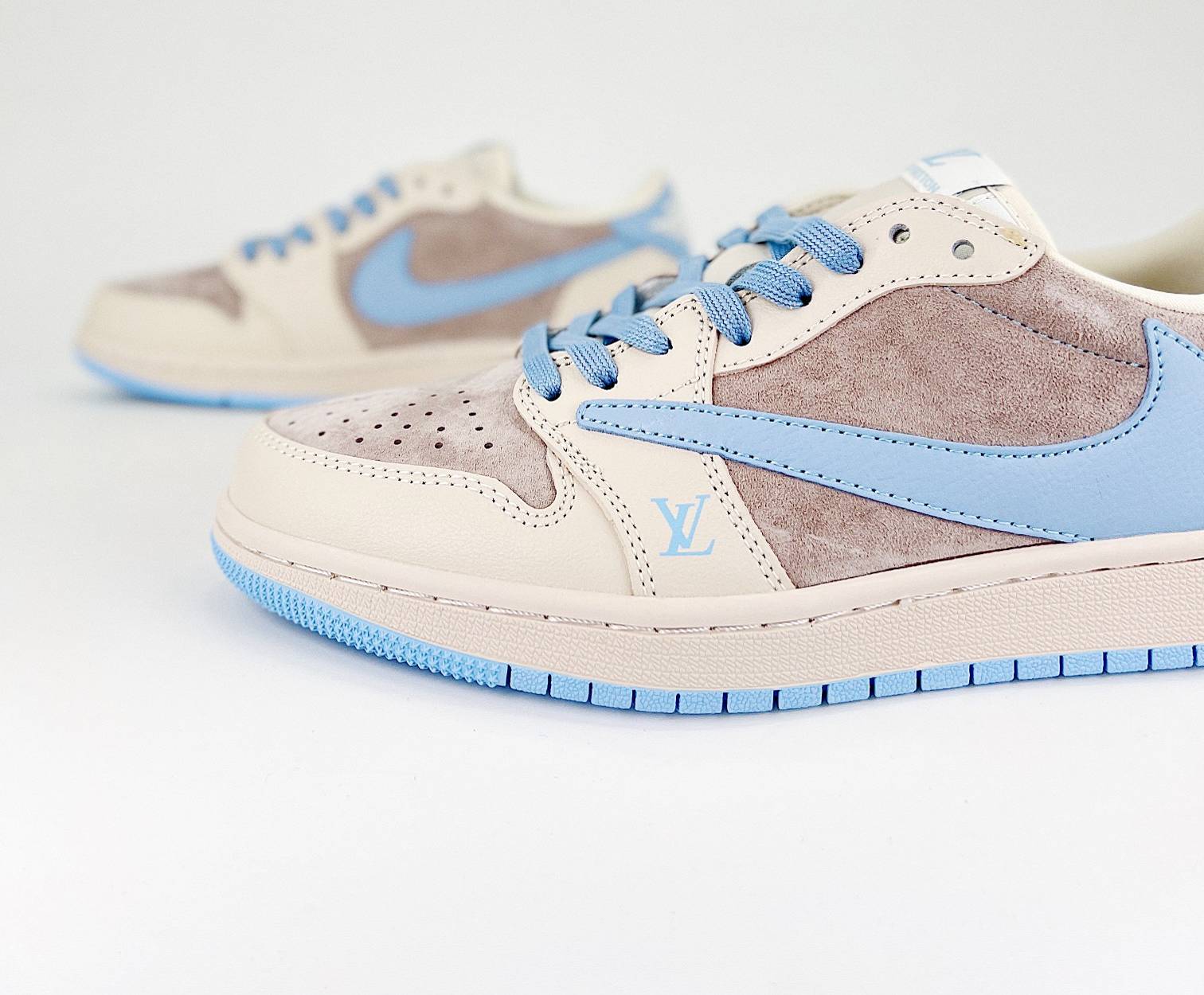 Travis Scott x Air Jordan 1 Retro Low Custom