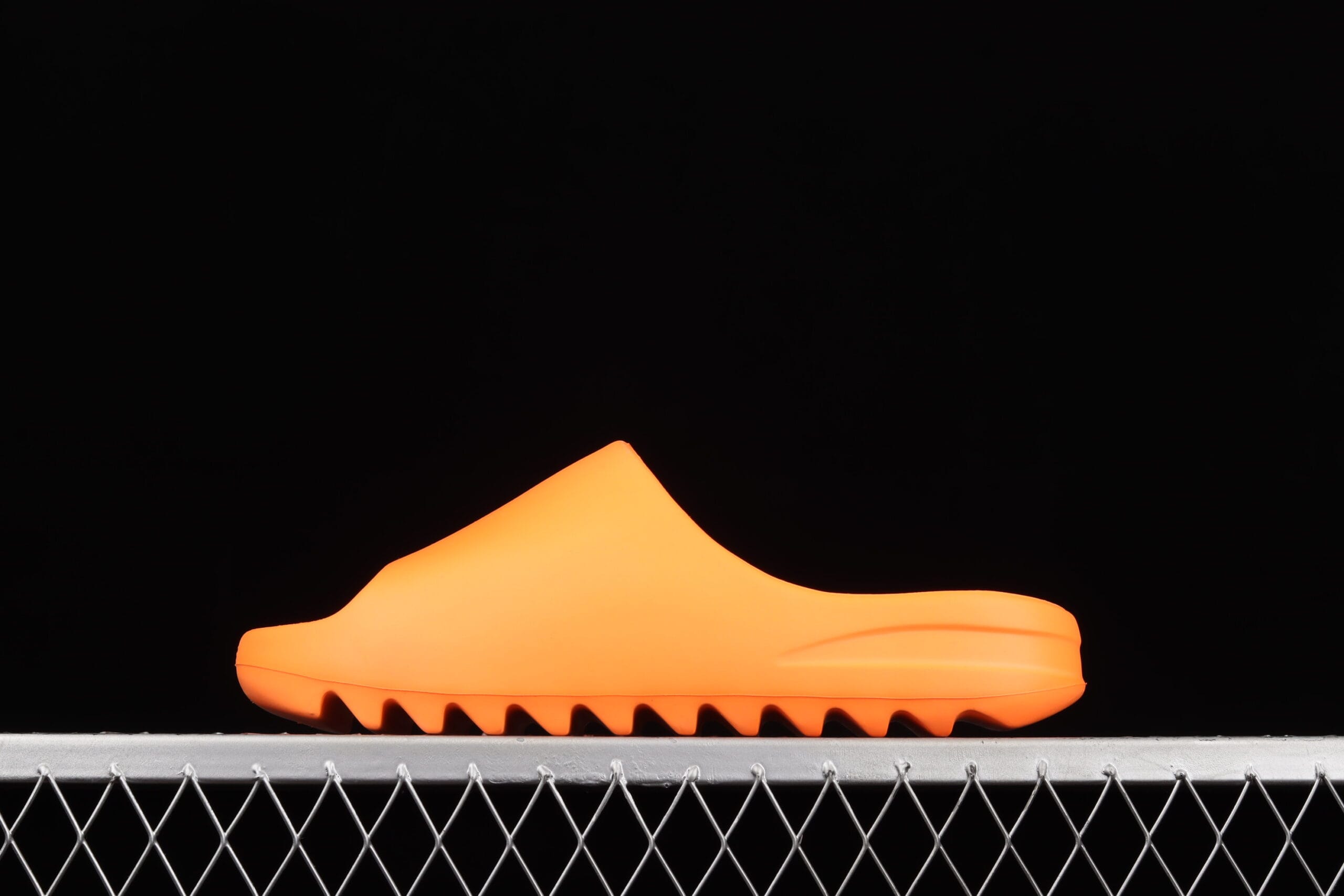 Yeezy Slides ‘Enflame Orange’