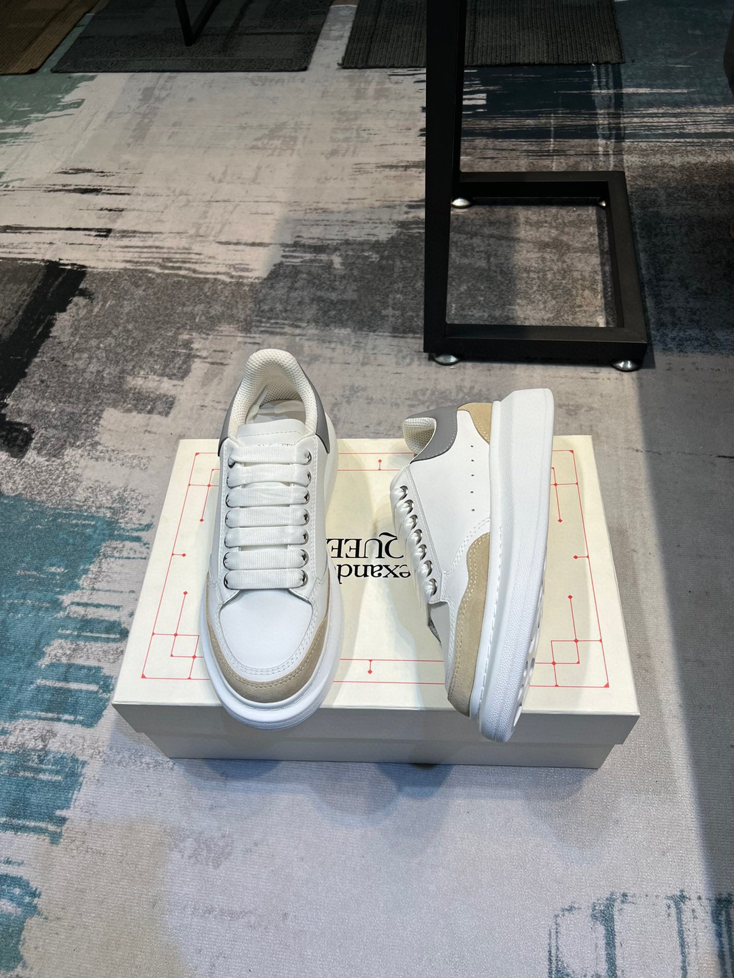 Alexander McQueen classic celebrity hit