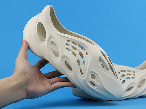 Adidas Yeezy Foam RNNR Sand