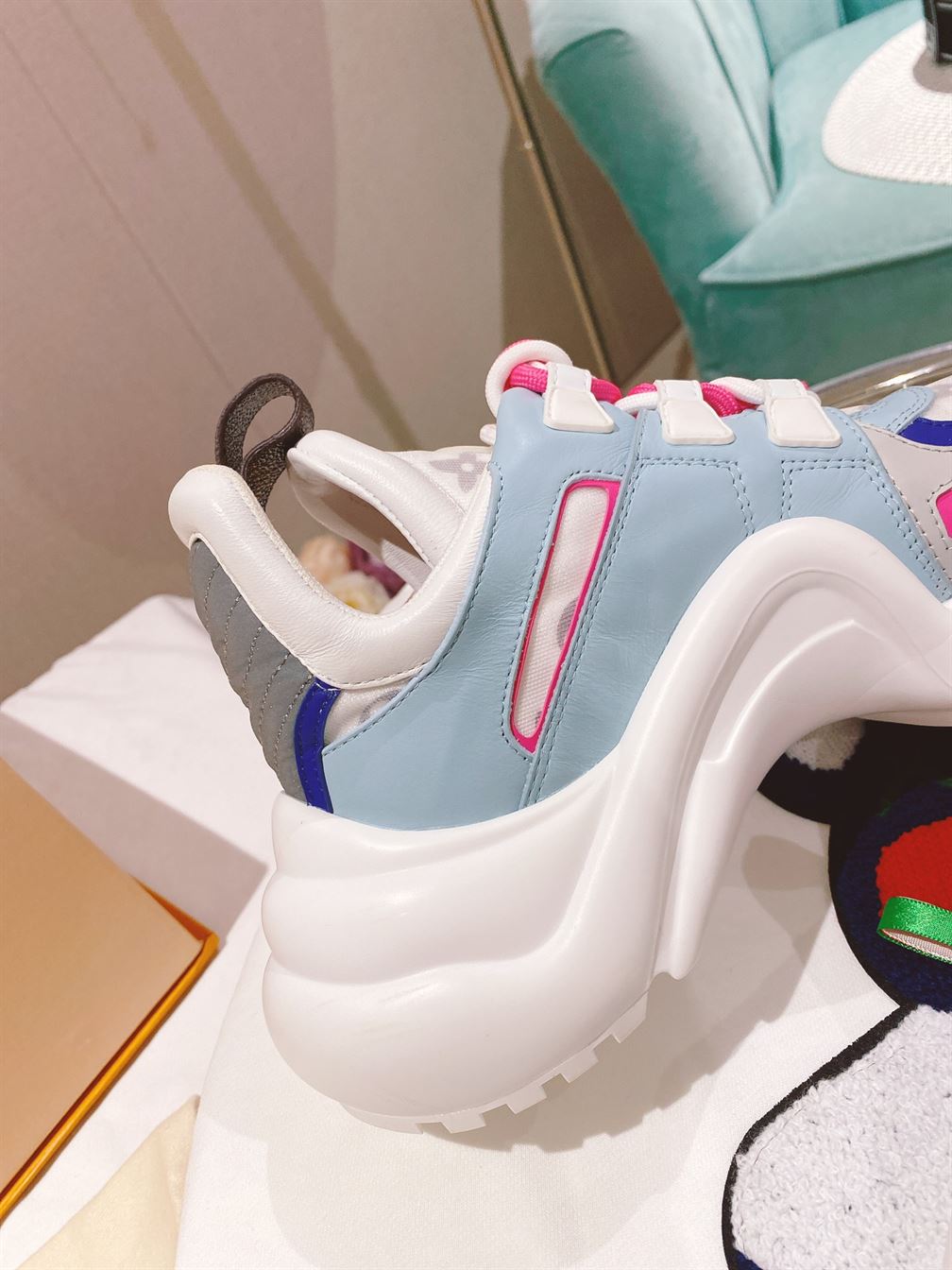 LOUIS VUITTON ARCHLIGHT TRAINERS – LVS100