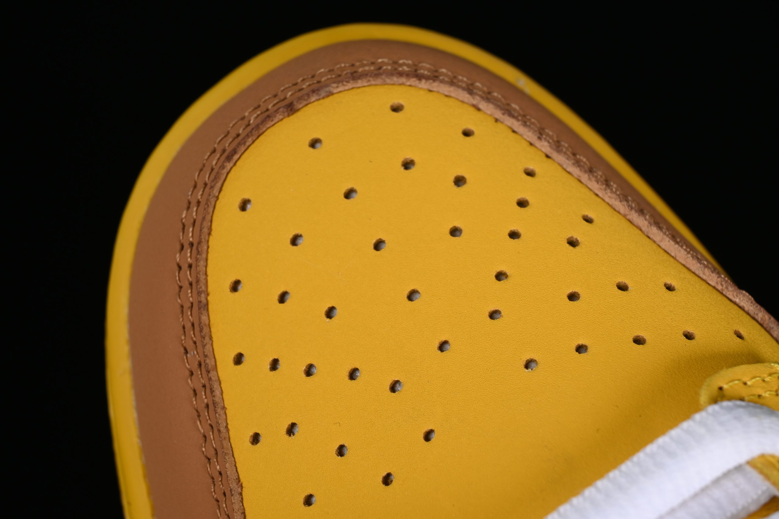 Nike SB Dunk Low Newcastle Brown