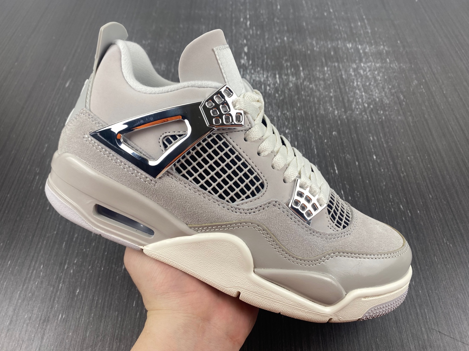 Air Jordan 4 Frozen Moments