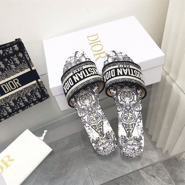 DIOR DWAY SLIDE – DS022