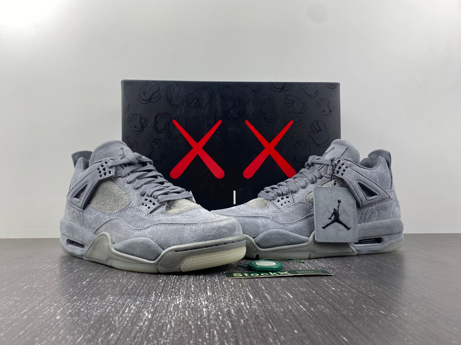 Air Jordan 4 Retro Kaws