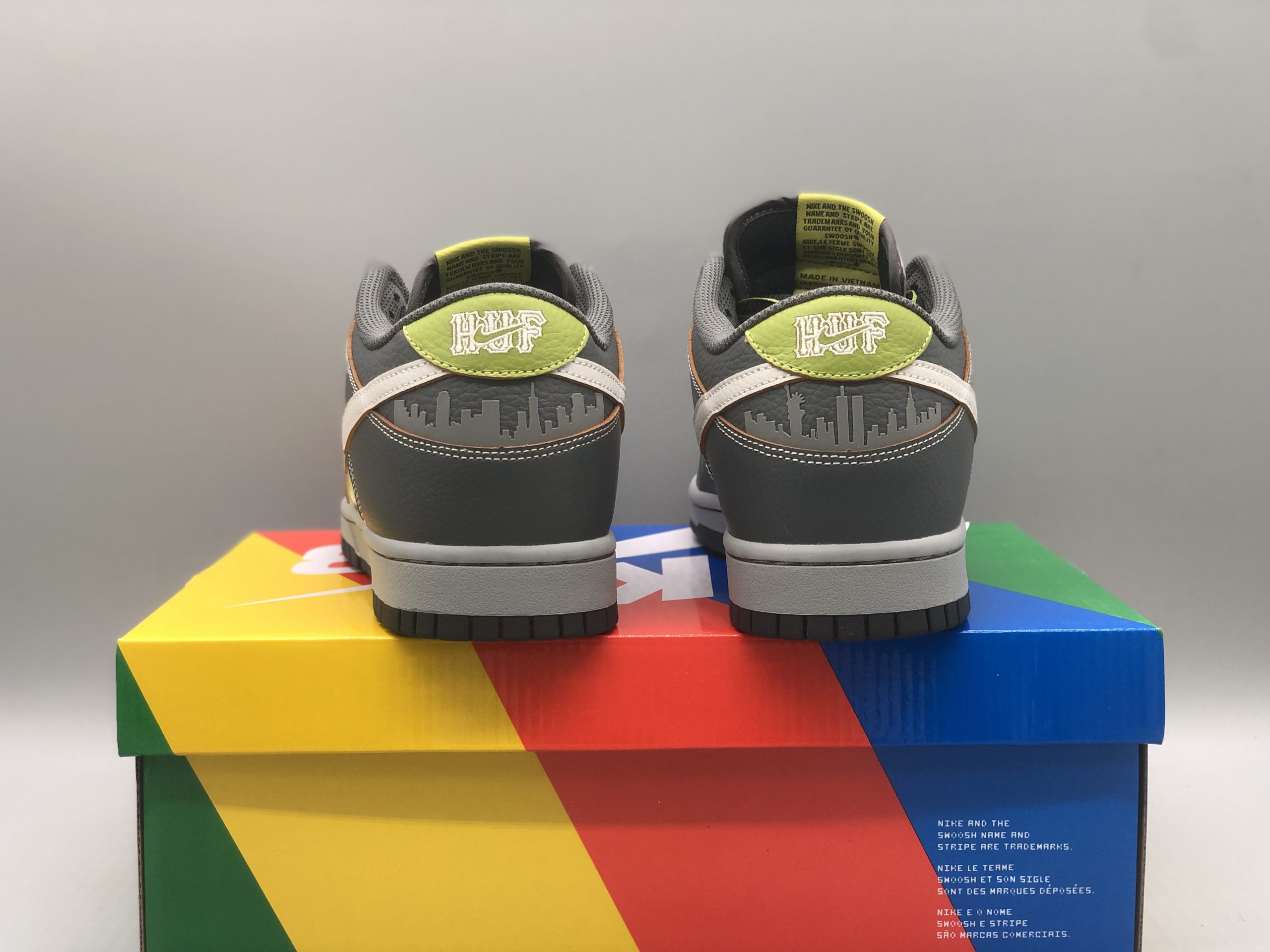 Nike SB Dunk Low HUF Wait, What!? (Friends and Family)