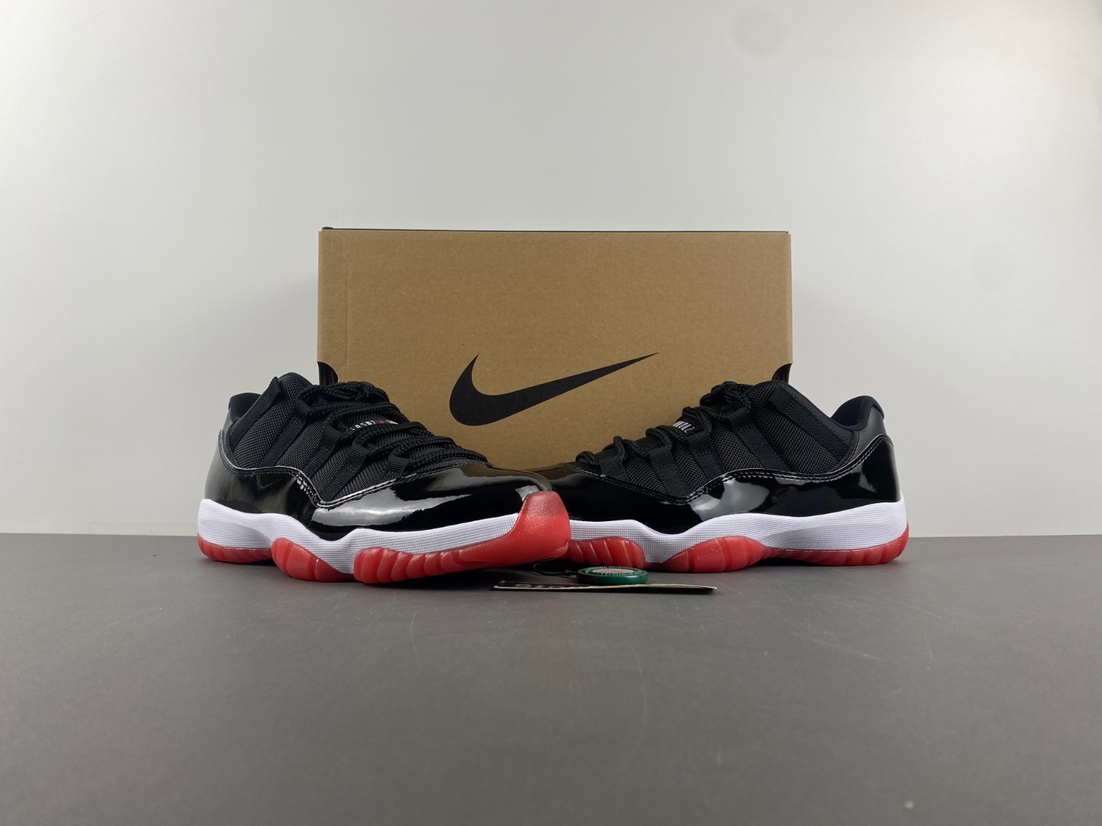 Air Jordan 11 Retro Low Bred