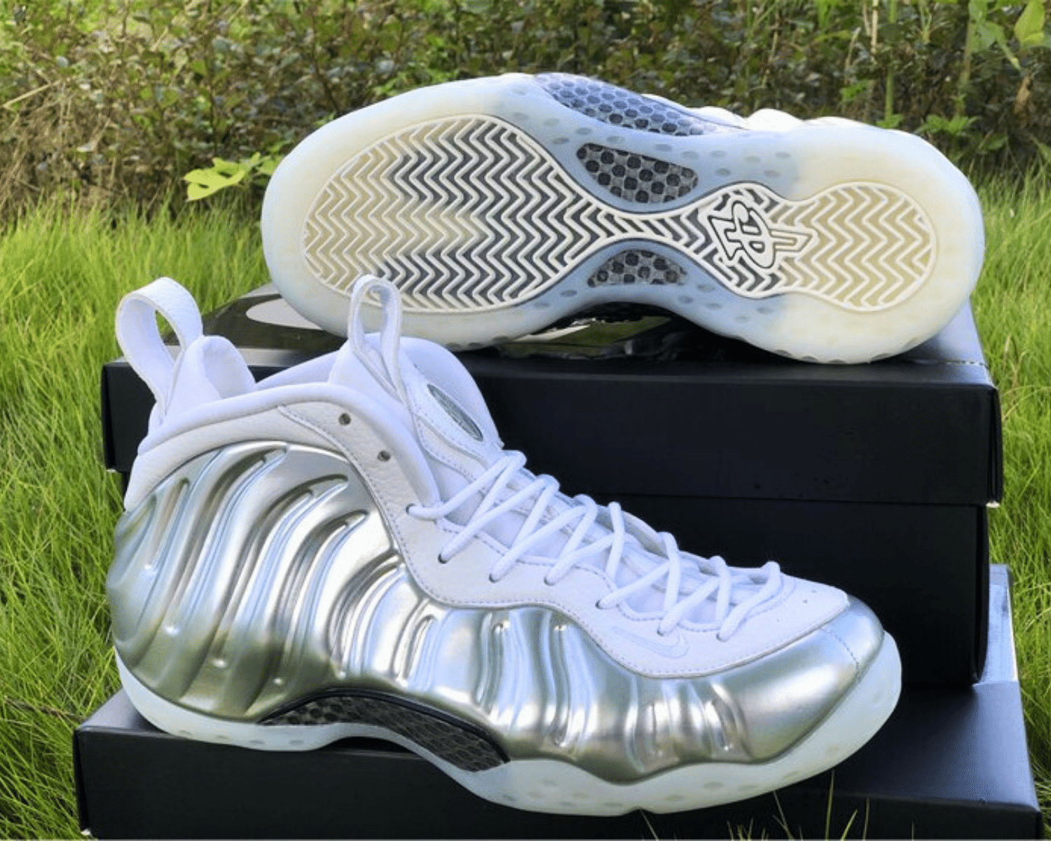 Women’s Nike Air Foamposite One Chrome White