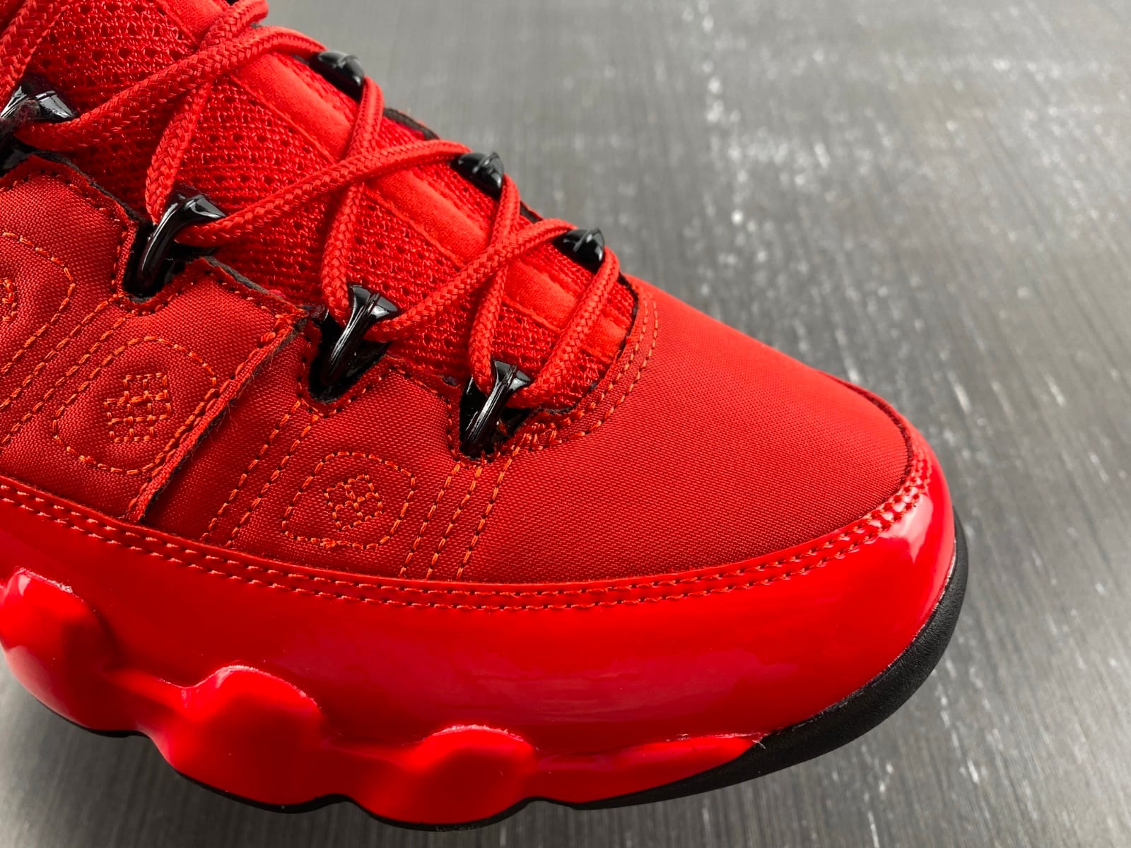 Jordan 9 Retro Chile Red