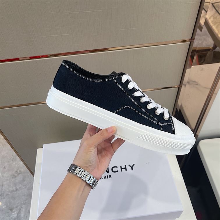 GIVENCHY SNEAKERS CITY IN GRAINED LEATHER – GVC014