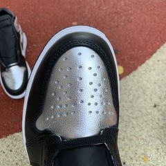 Jordan 1 Retro High Silver Toe