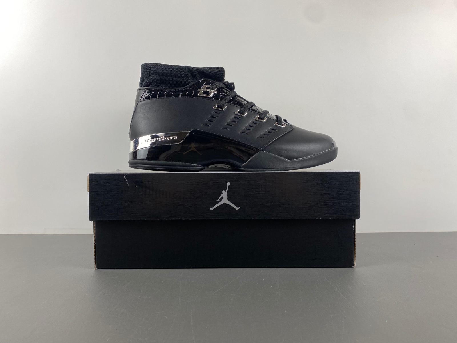 Jordan 17 OG Low Black Chrome