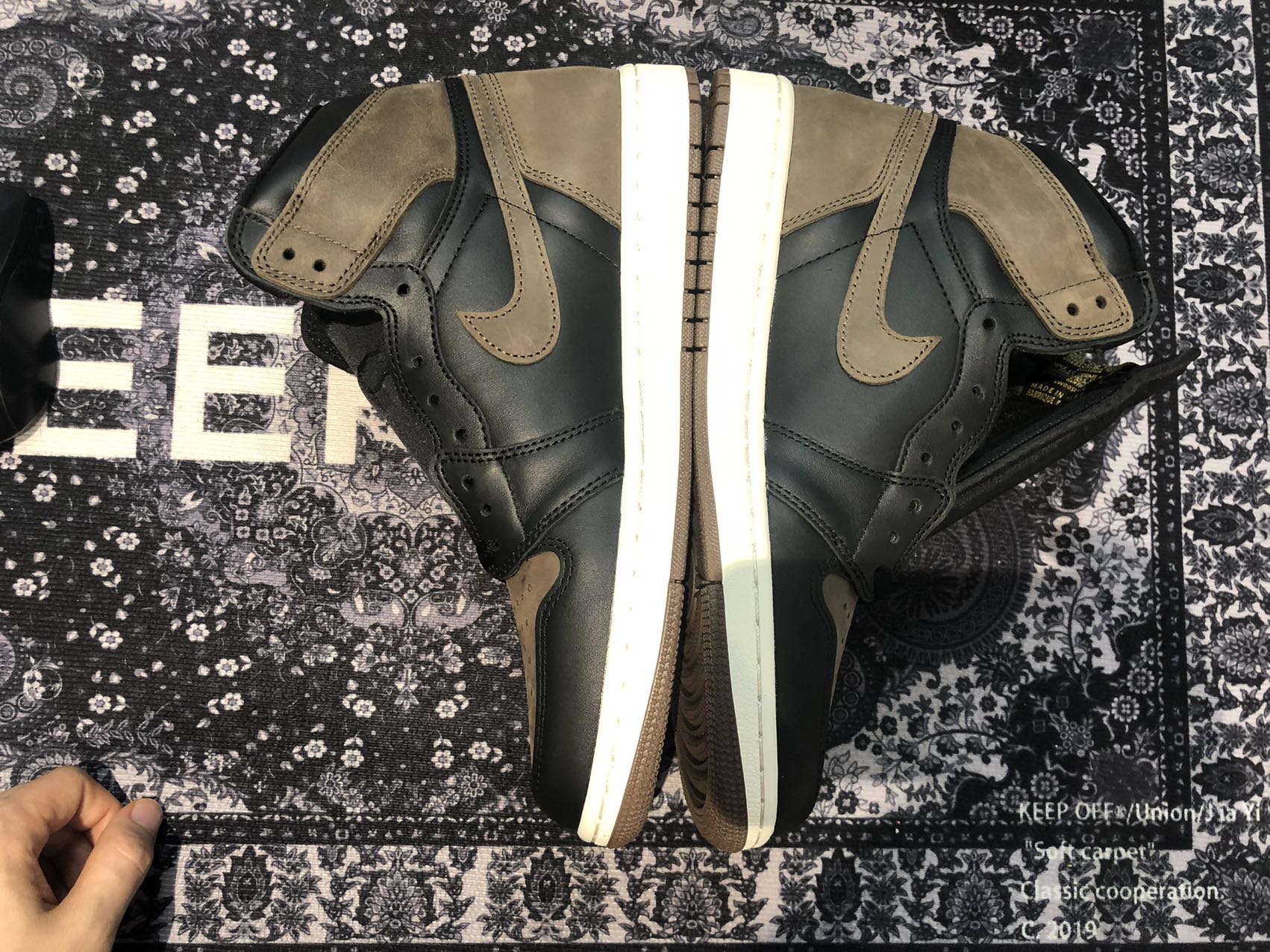 Air Jordan 1 Retro High OG Palomino