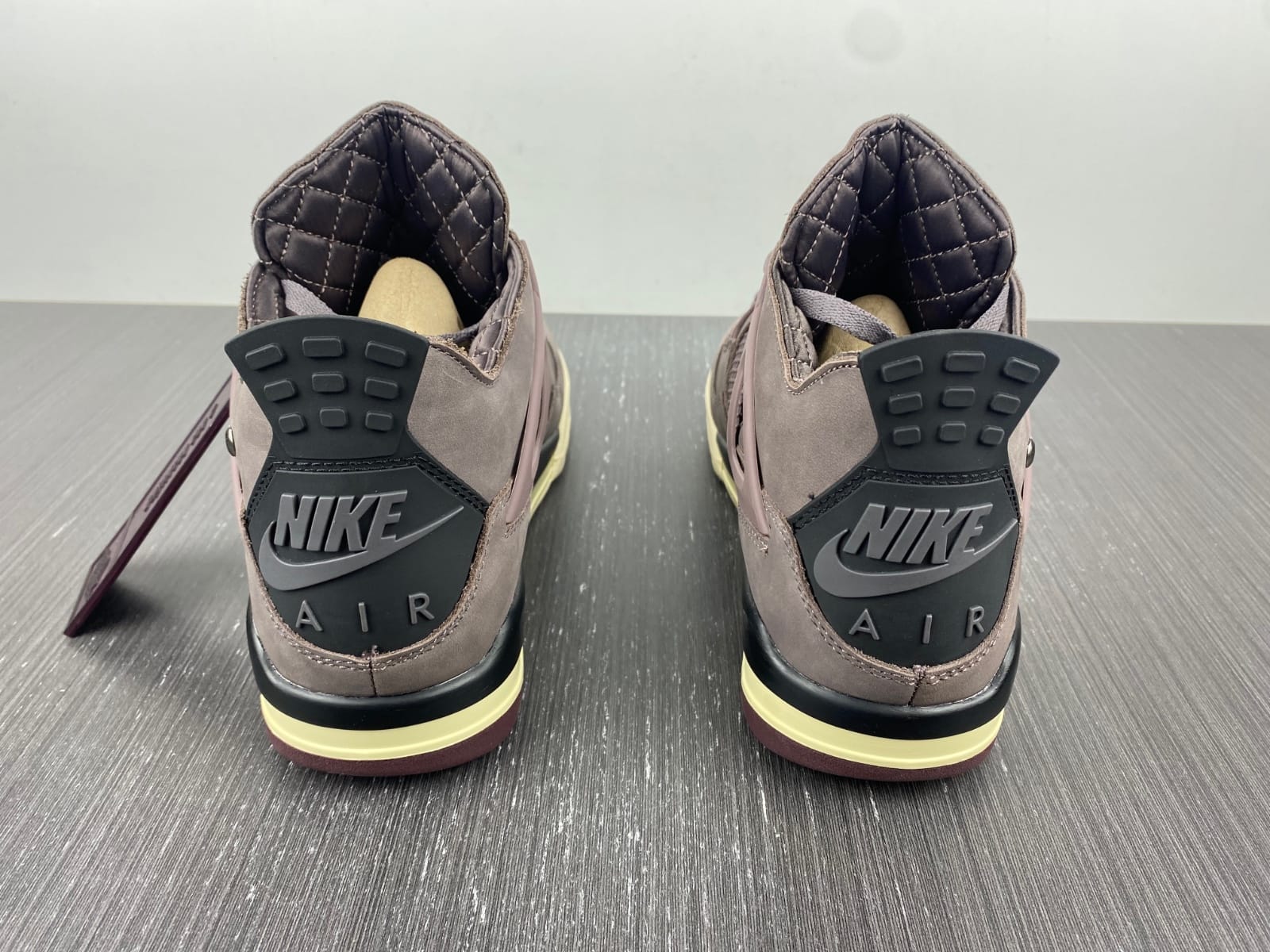 Jordan 4 Retro SP A Ma Maniére Violet Ore