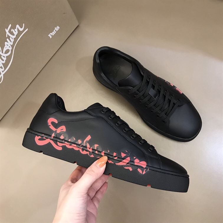 CHRISTIAN LOUBOUTIN LOW TOP SNEAKER – CLS020